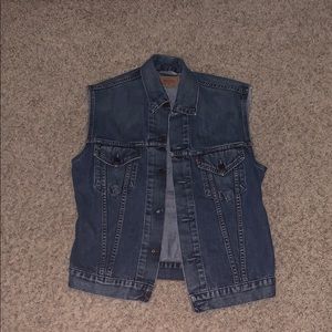 levi’s denim vest